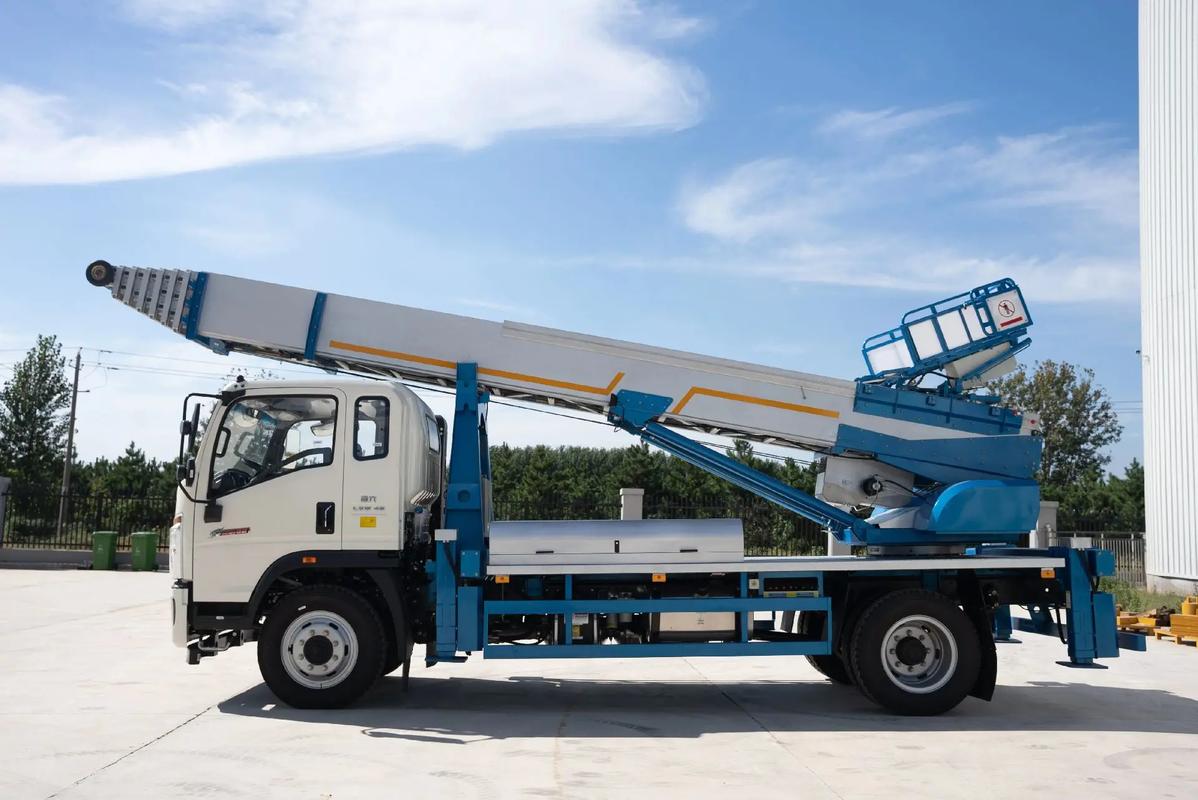 泰州海陵云梯上料车租赁费用